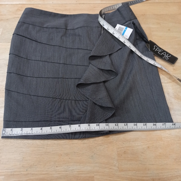 Speak 2 Me Women's Gray Pleated Mini Skirt Size 9 NWT - Picture 12 of 15